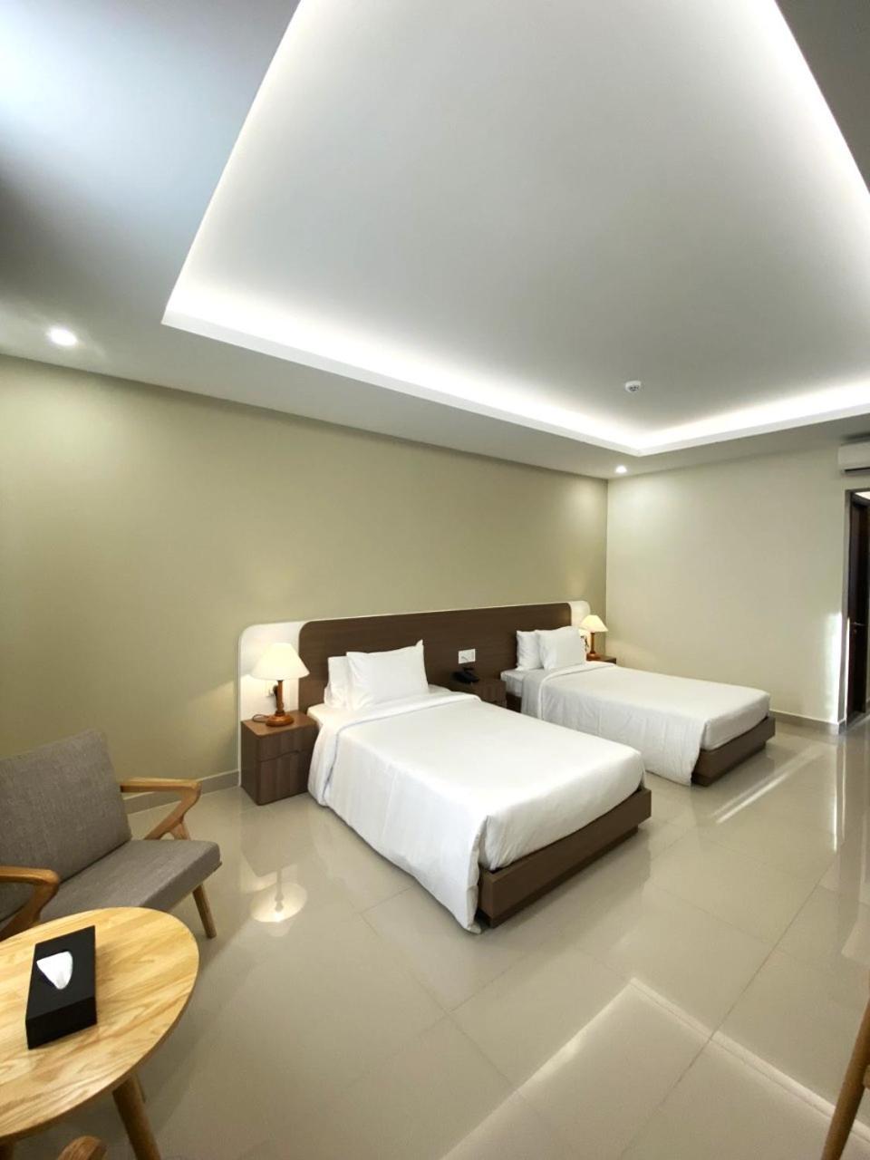 The Hub - Airport Hotel